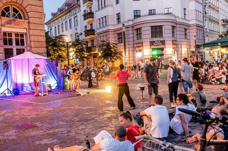 Berlin Mal Anders Erleben - Hier Tobt Das Leben Exterior photo